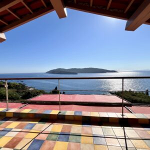 CHARMING RENOVATED VILLA WITH INCREDIBLE SEA VIEW ON LE DU LEVANT