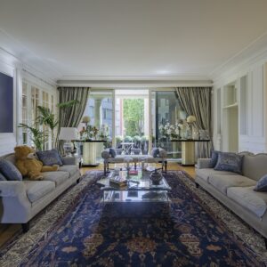 Exclusive apartment with private swimming pool in the heart of Milan