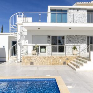 Luxury 4-bedroom Villa Overlooking the Sea in Carvoeiro, Algarve, Portugal