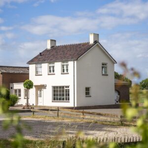 Characterful home with stunning unobstructed views over the river landscape